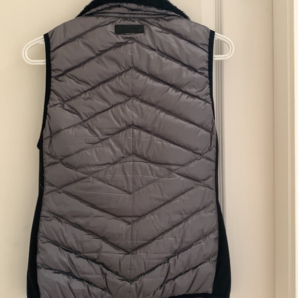 Calvin Klein vest - Picture 6 of 8